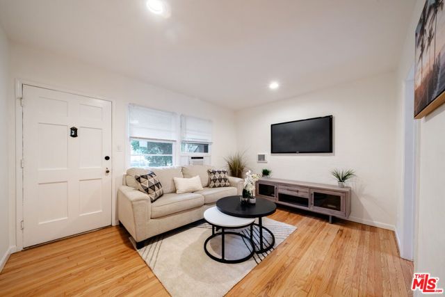 823 Highland Avenue 11, Glendale, CA 91202