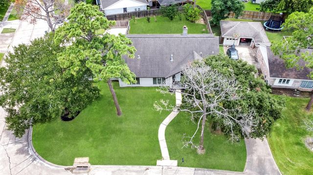 15503 Wandering Trail, Friendswood, TX 77546