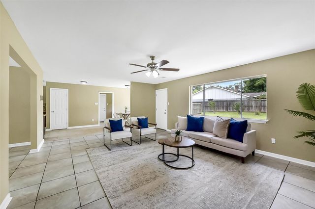 15503 Wandering Trail, Friendswood, TX 77546