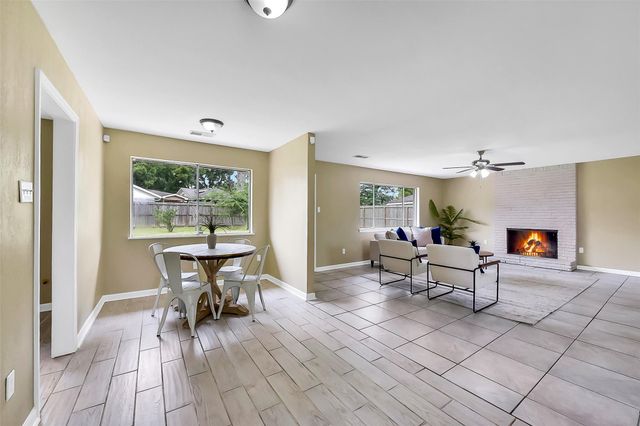 15503 Wandering Trail, Friendswood, TX 77546