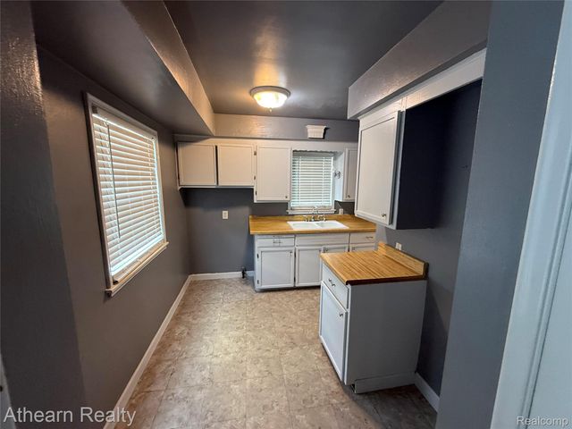 3405 Holly Avenue, Flint, MI 48506