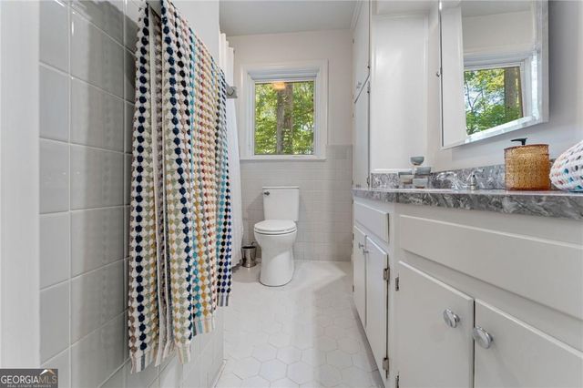 2564 Lake Flair Circle NE, Atlanta, GA 30345
