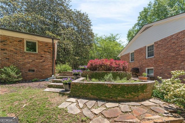 2564 Lake Flair Circle NE, Atlanta, GA 30345