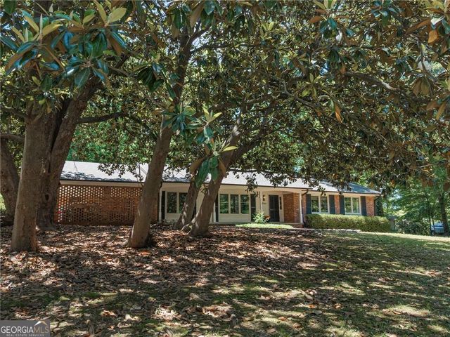 2564 Lake Flair Circle NE, Atlanta, GA 30345