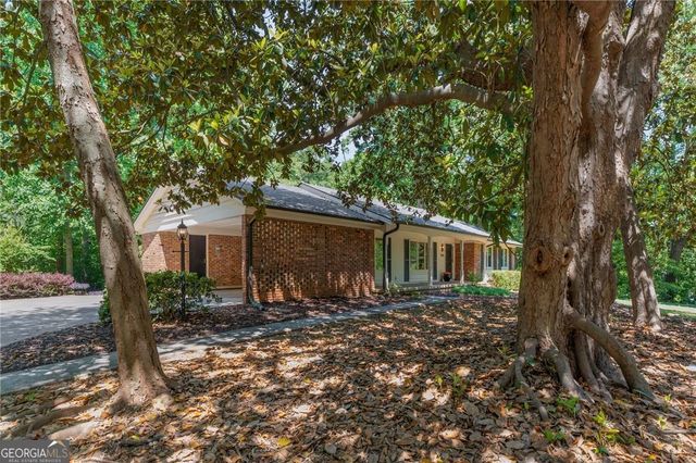 2564 Lake Flair Circle NE, Atlanta, GA 30345