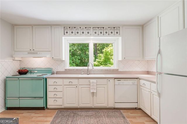 2564 Lake Flair Circle NE, Atlanta, GA 30345