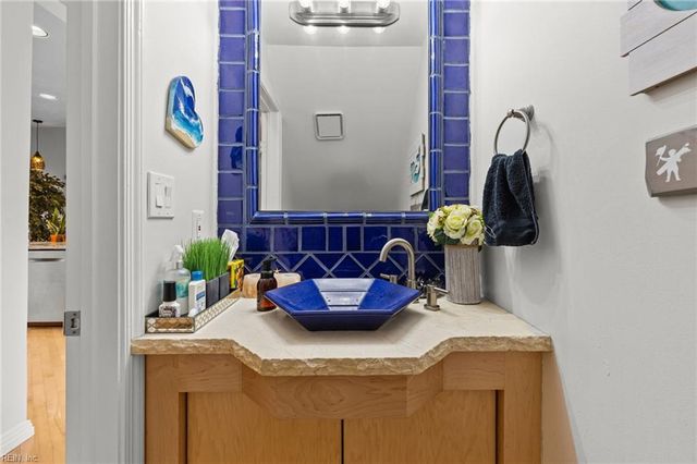 692 Coquina LN, Virginia Beach, VA 23451