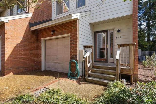 692 Coquina LN, Virginia Beach, VA 23451