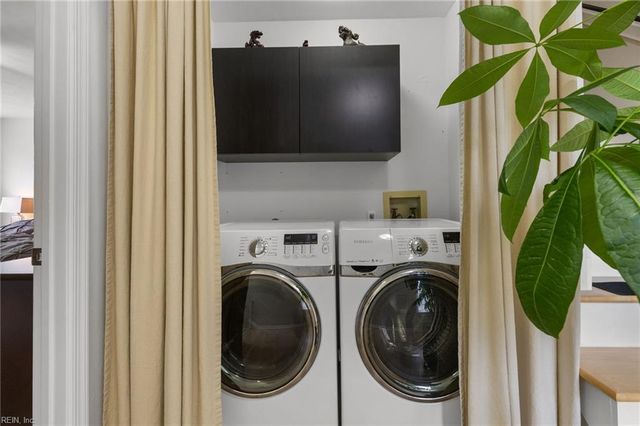 692 Coquina LN, Virginia Beach, VA 23451