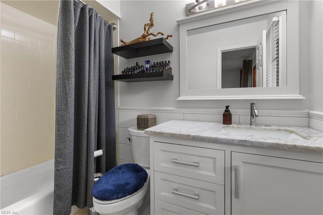 692 Coquina LN, Virginia Beach, VA 23451