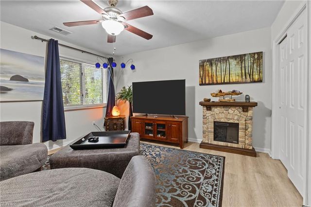 692 Coquina LN, Virginia Beach, VA 23451