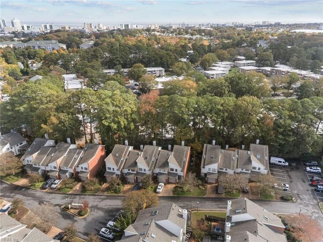 692 Coquina LN, Virginia Beach, VA 23451