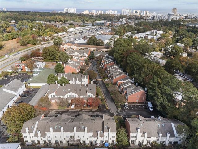 692 Coquina LN, Virginia Beach, VA 23451