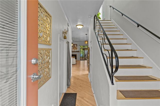 692 Coquina LN, Virginia Beach, VA 23451