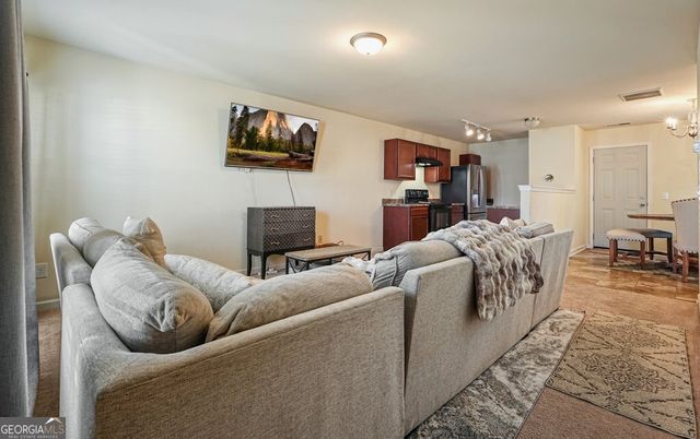 18 Oxford Lane, Kingston, GA 30145