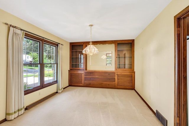 5 Parklawn Place, Madison, WI 53705