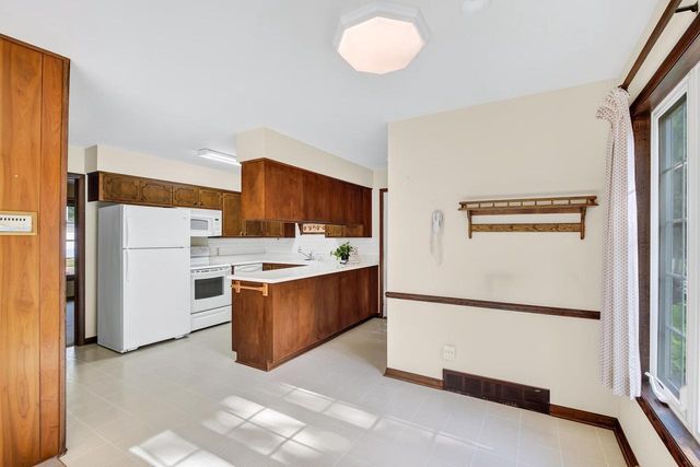 5 Parklawn Place, Madison, WI 53705