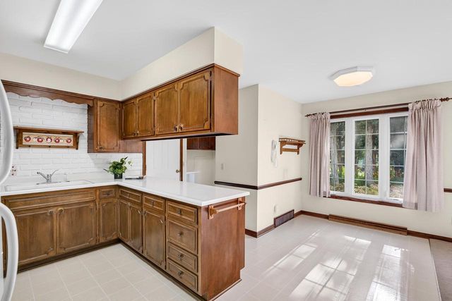 5 Parklawn Place, Madison, WI 53705