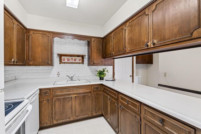5 Parklawn Place, Madison, WI 53705