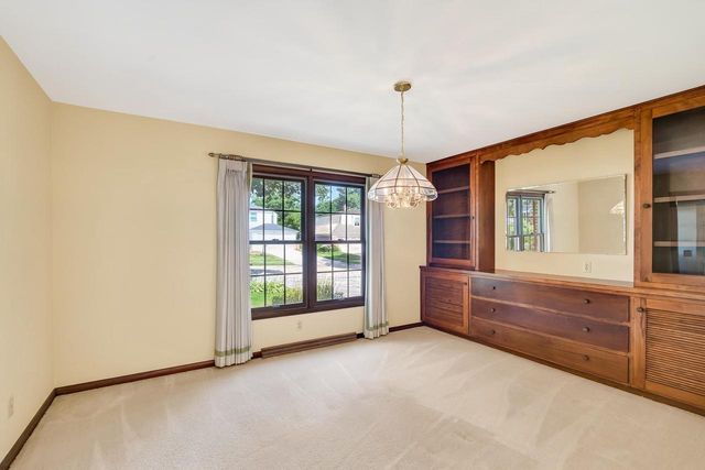 5 Parklawn Place, Madison, WI 53705