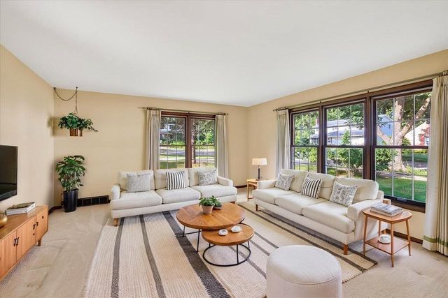 5 Parklawn Place, Madison, WI 53705