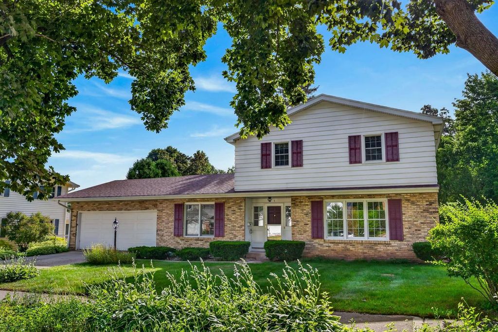 5 Parklawn Place, Madison, WI 53705
