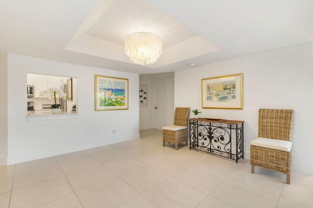 327 Southwind Drive 206, North Palm Beach, FL 33408