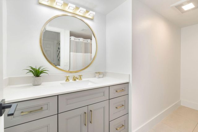 327 Southwind Drive 206, North Palm Beach, FL 33408