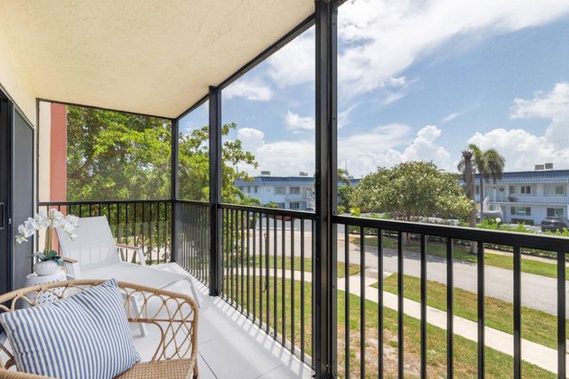 327 Southwind Drive 206, North Palm Beach, FL 33408