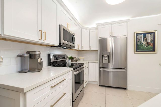 327 Southwind Drive 206, North Palm Beach, FL 33408