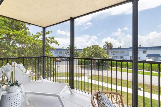 327 Southwind Drive 206, North Palm Beach, FL 33408