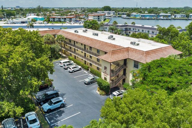 327 Southwind Drive 206, North Palm Beach, FL 33408