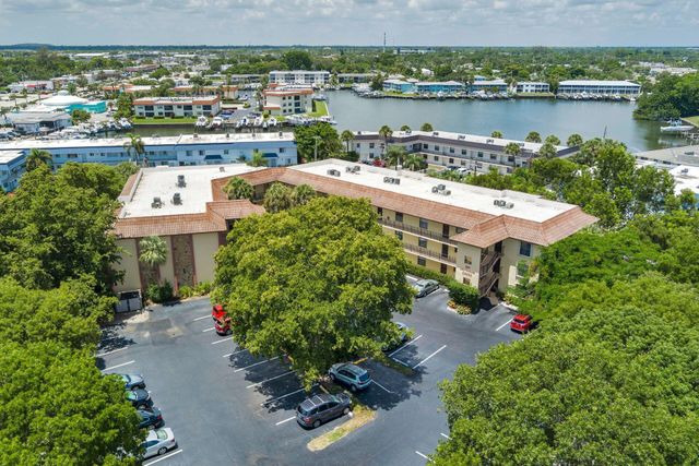 327 Southwind Drive 206, North Palm Beach, FL 33408