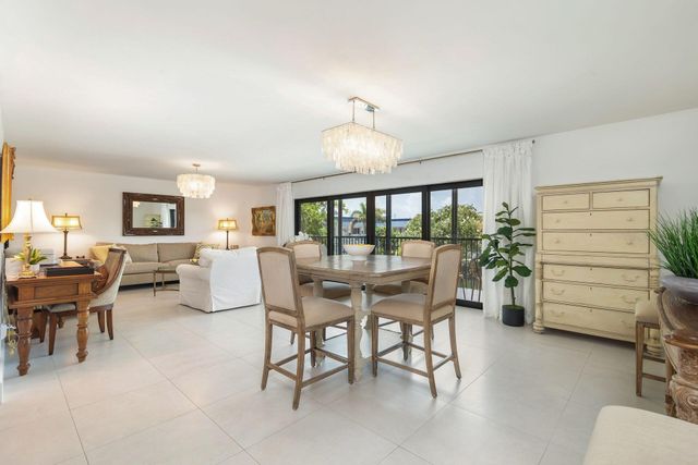 327 Southwind Drive 206, North Palm Beach, FL 33408