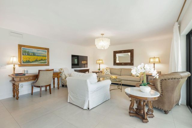 327 Southwind Drive 206, North Palm Beach, FL 33408