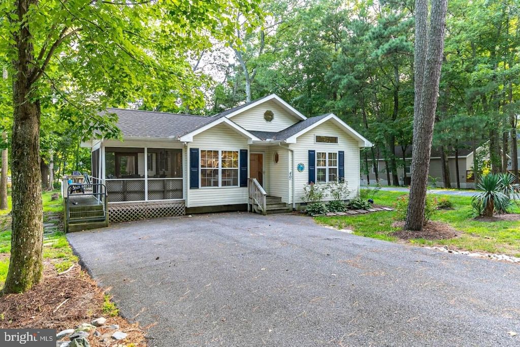 Image 1 of property listing at 40 BIRDNEST DR, Ocean Pines, MD 21811