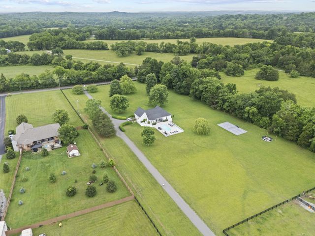 3084 Duplex Rd, Spring Hill, TN 37174