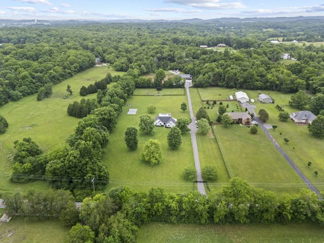 3084 Duplex Rd, Spring Hill, TN 37174
