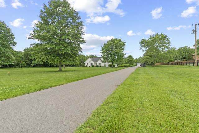 3084 Duplex Rd, Spring Hill, TN 37174