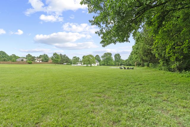 3084 Duplex Rd, Spring Hill, TN 37174