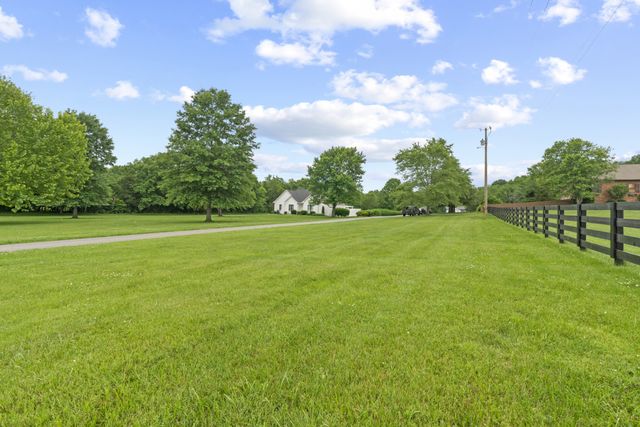 3084 Duplex Rd, Spring Hill, TN 37174