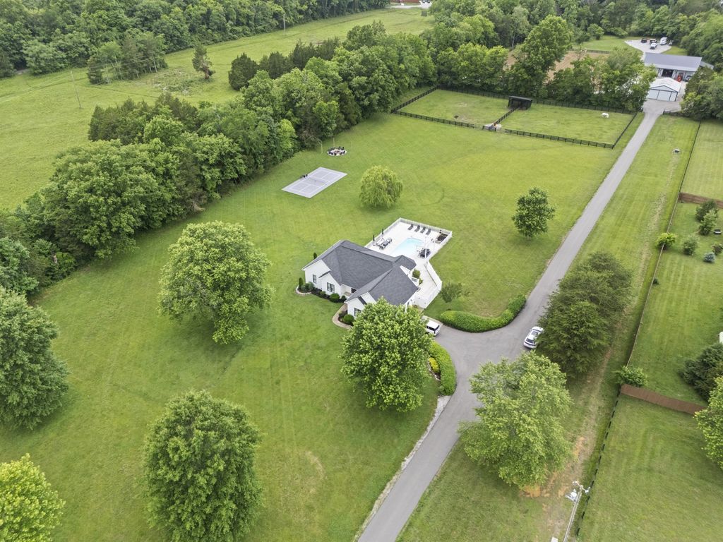 3084 Duplex Rd, Spring Hill, TN 37174