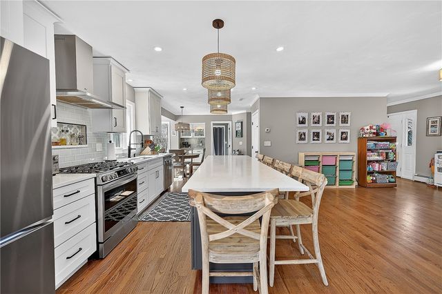 1340 Hope Road, Cranston, RI 02831