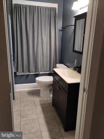 20 E MAIN ST, Middletown, PA 17057