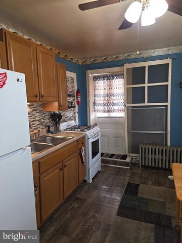 20 E MAIN ST, Middletown, PA 17057