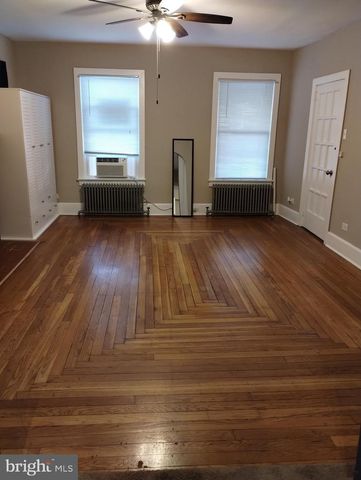 20 E MAIN ST, Middletown, PA 17057