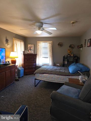 20 E MAIN ST, Middletown, PA 17057