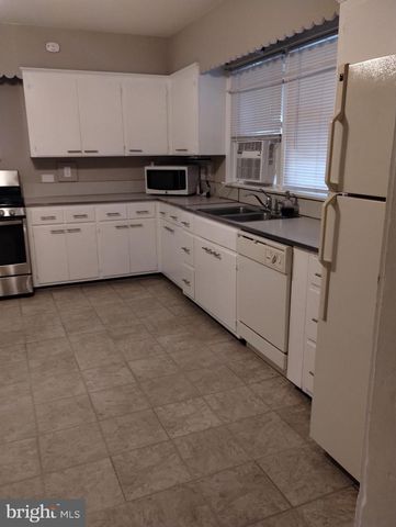 20 E MAIN ST, Middletown, PA 17057