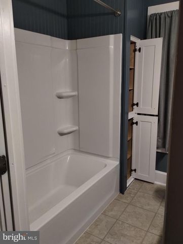 20 E MAIN ST, Middletown, PA 17057