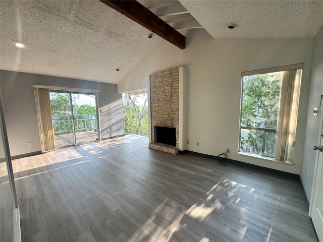2206 Trailside DR 302, Austin, TX 78704
